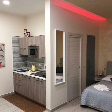Room25Mq Picasso Черкола Экстерьер фото