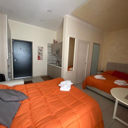 Room25Mq Picasso Черкола Экстерьер фото