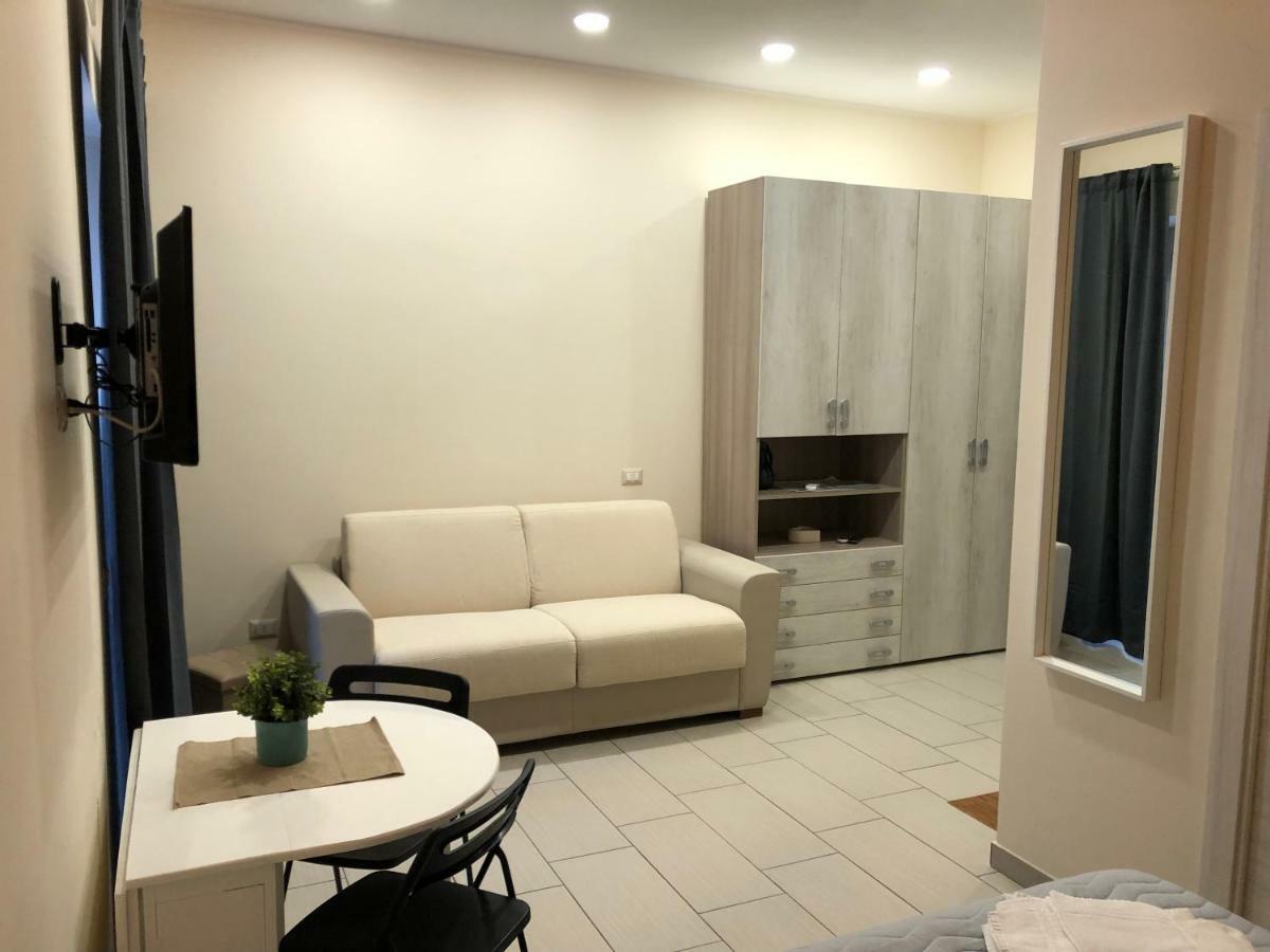 Room25Mq Picasso Черкола Экстерьер фото