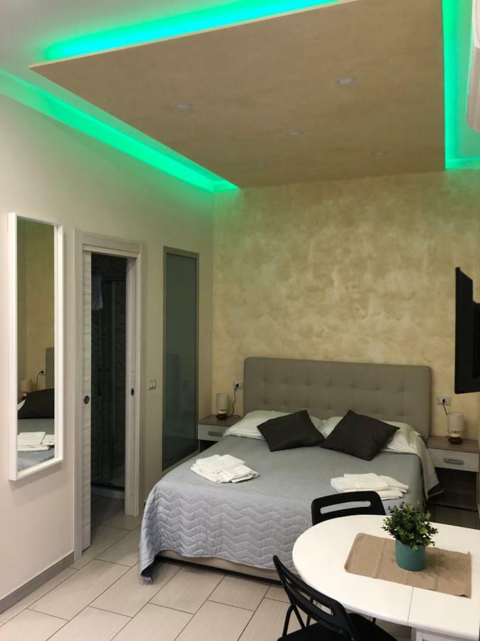 Room25Mq Picasso Черкола Экстерьер фото
